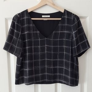 Babaton Aritzia Black Windowpane Randy Crop V Neck Blouse Top Size Small